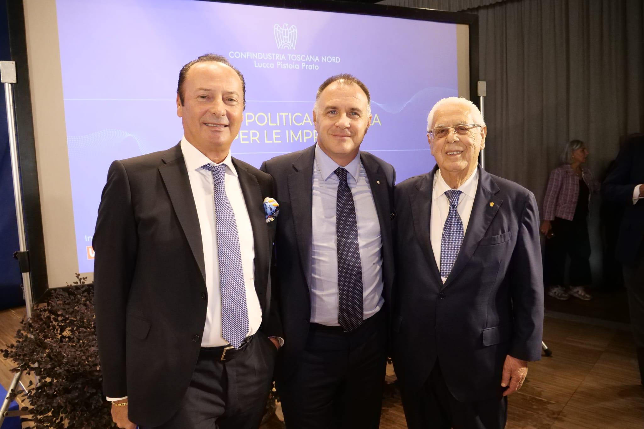 Il presidente di Confindustria Toscana nord, Daniele Matteini (a sinistra), il presidente di Confindustria, Emanuele Orsini e il presidente di Confindustria Toscana, Maurizio Bigazzi